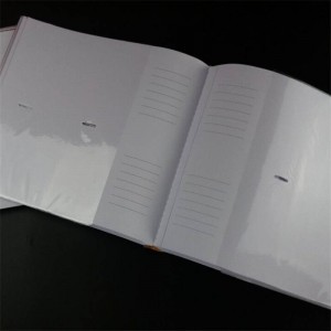 Pagini cu albume de hârtie personalizate